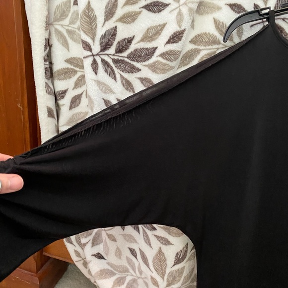 Cute side 16 black slit ruched sleeve pullover blouse - Picture 3 of 5